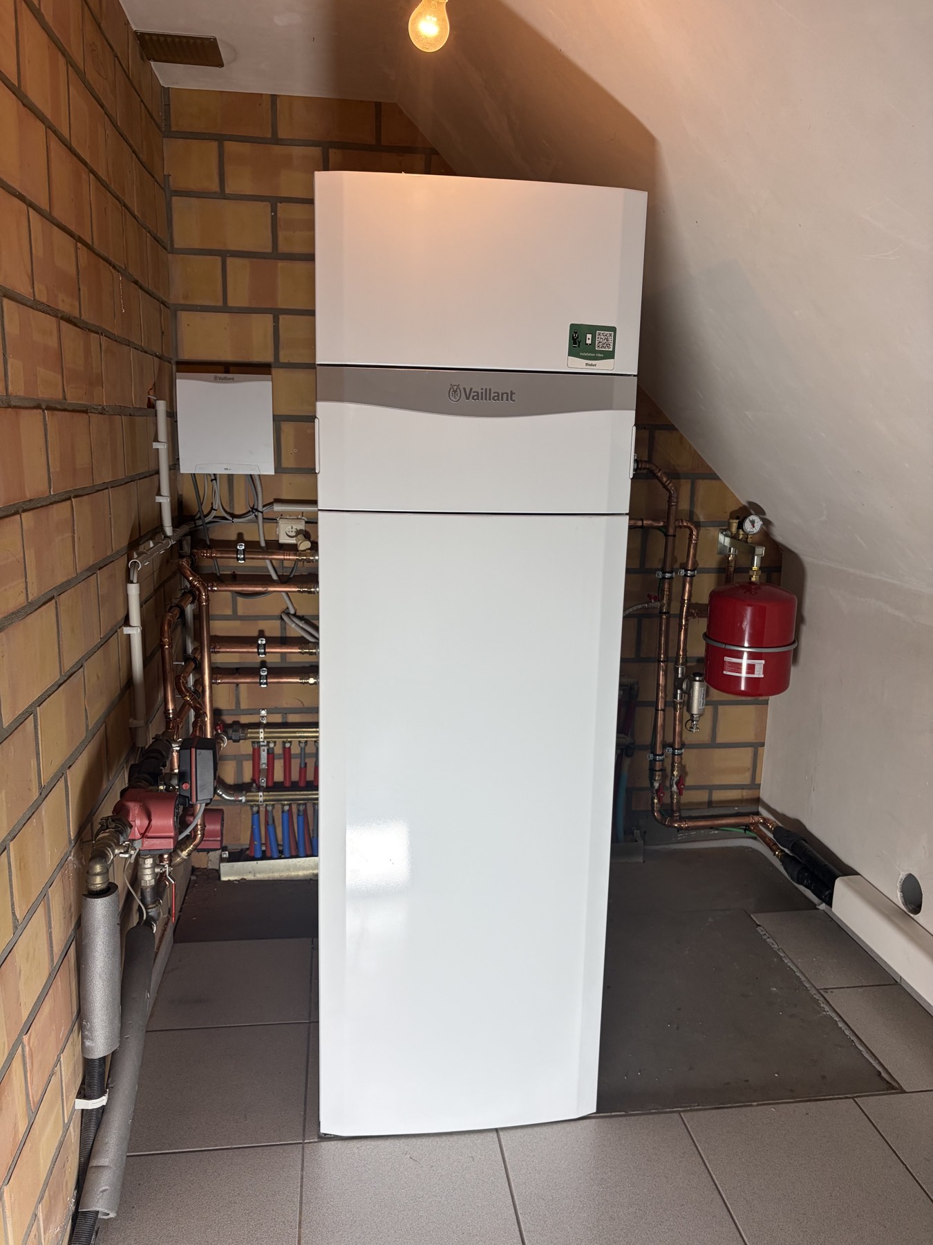 Vaillant-binnenunit met geïntegreerde warmwateropslag in Brugge